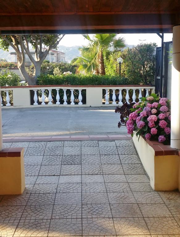 B&B Baia Dello Stretto Gallico Marina Eksteriør bilde